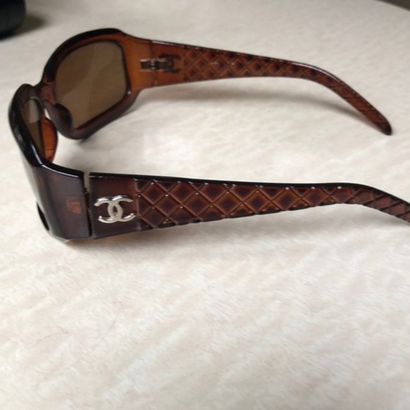 CHANEL Brown Frame and Lenses Sunglasses - Picture 4 of 11